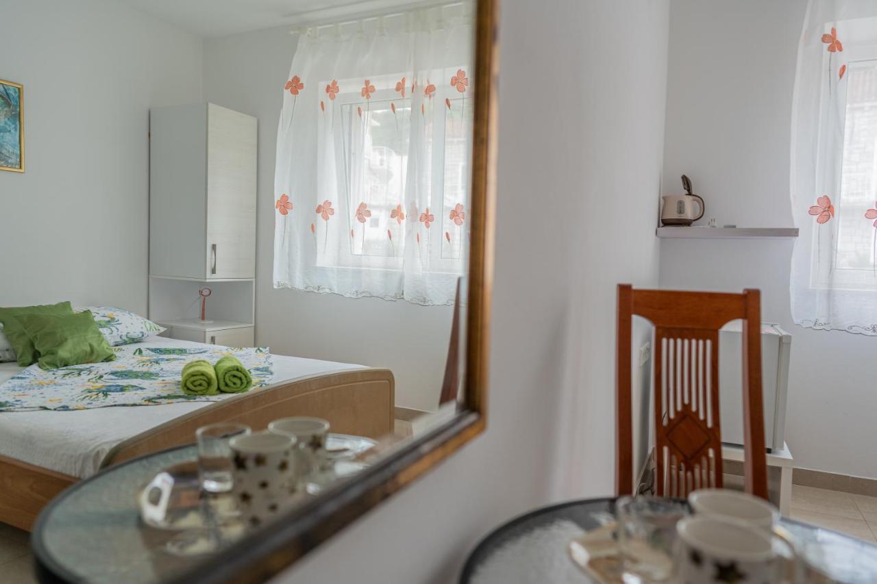 Guesthouse Kamarin Pomena Ngoại thất bức ảnh