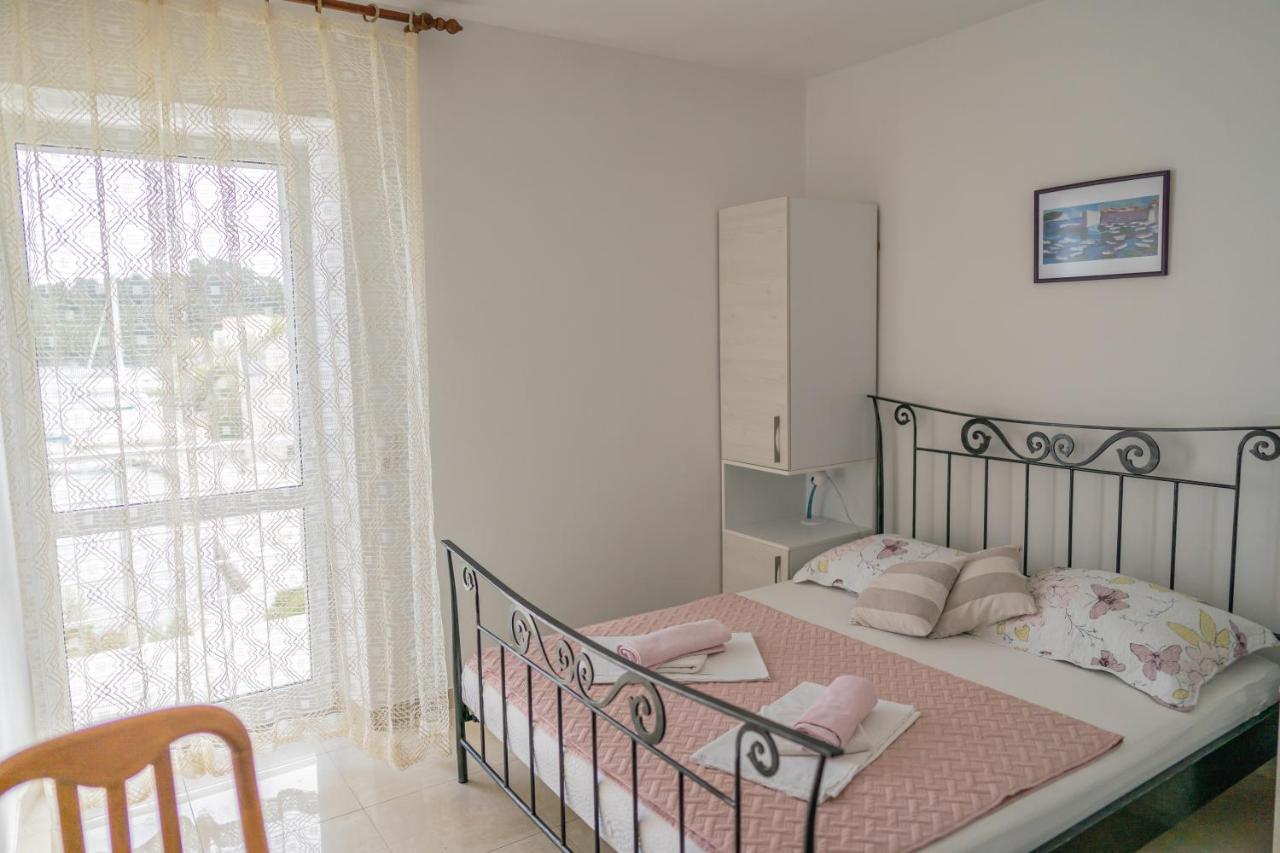 Guesthouse Kamarin Pomena Ngoại thất bức ảnh