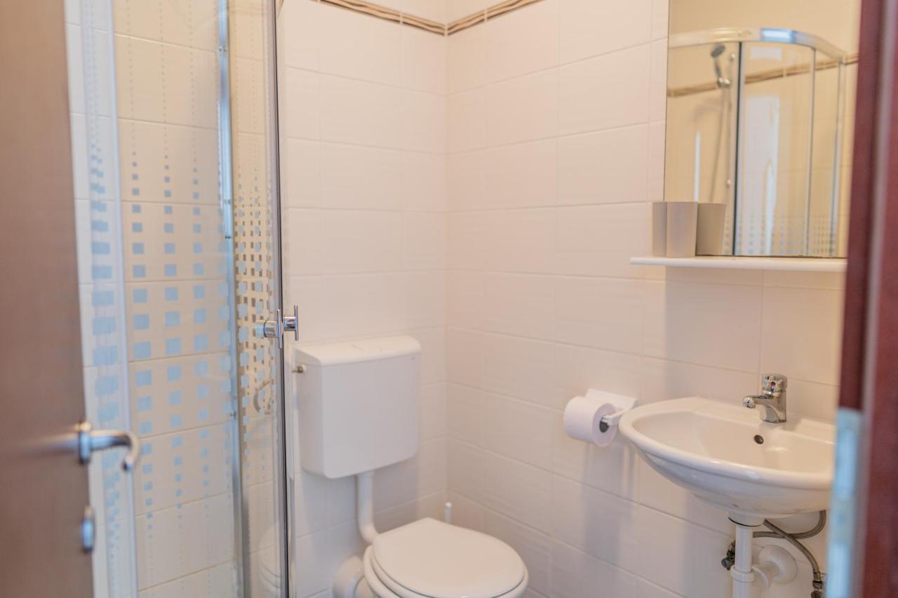 Guesthouse Kamarin Pomena Ngoại thất bức ảnh