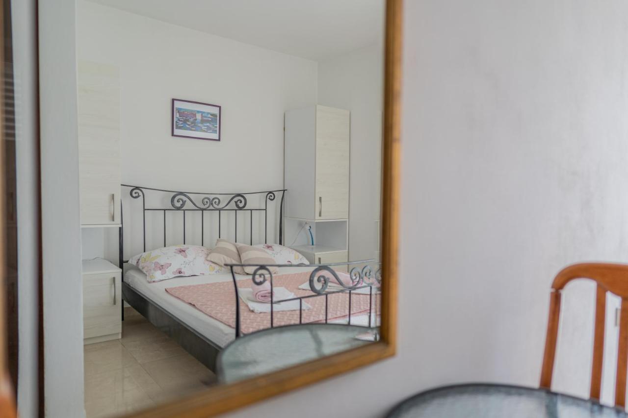 Guesthouse Kamarin Pomena Ngoại thất bức ảnh